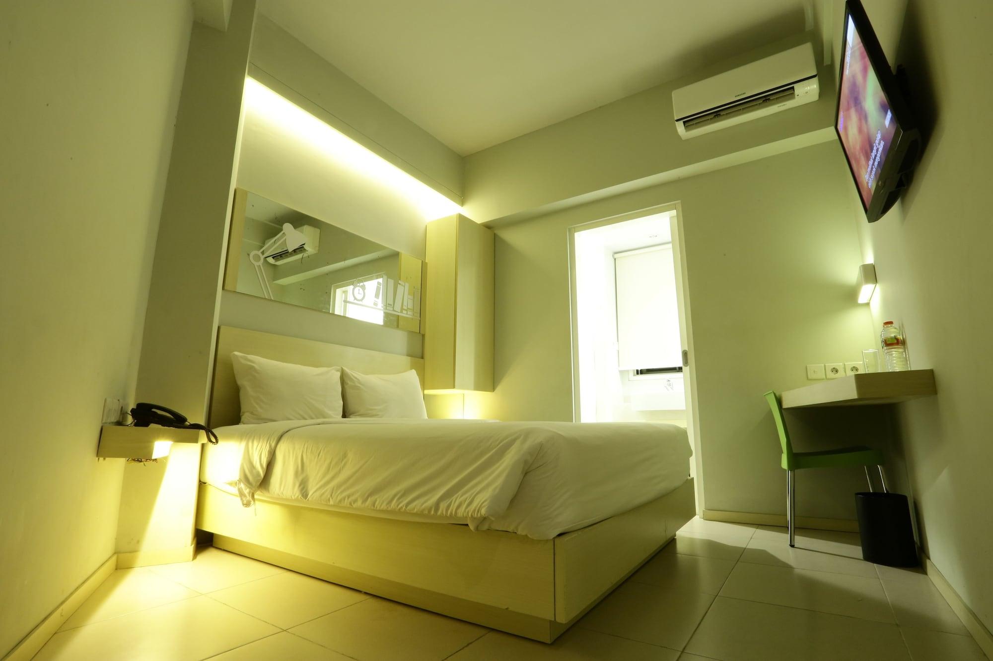 Cleo Hotel Tunjungan Сурабая Екстериор снимка
