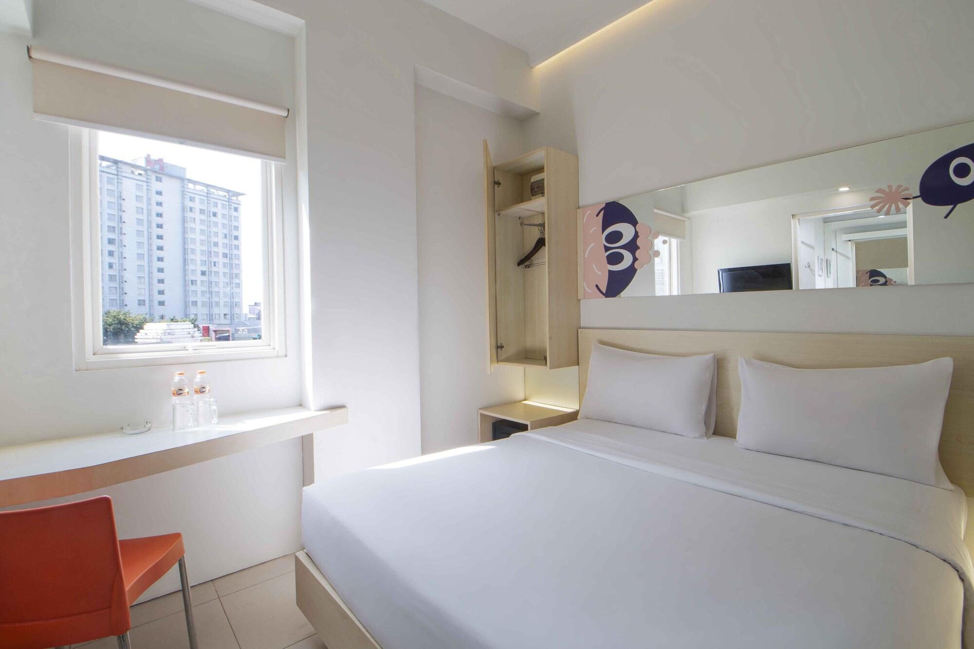 Cleo Hotel Tunjungan Сурабая Екстериор снимка