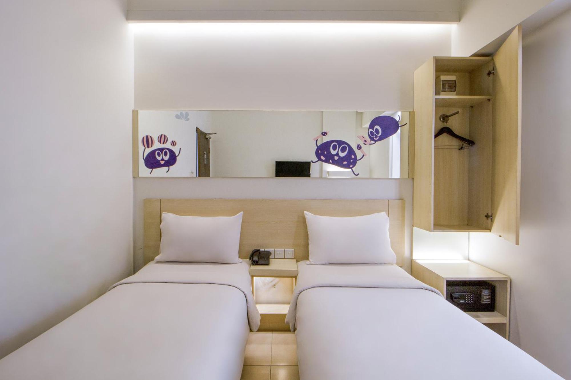 Cleo Hotel Tunjungan Сурабая Екстериор снимка